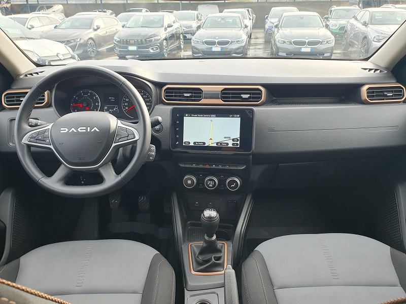 
								DACIA Duster 1.0 TCe 101CV GPL 4×2 Extreme full									