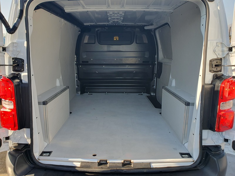 
								CITROËN Jumpy 1.5 BlueHDi 120CV L2H1 Cargo M Comfort full									