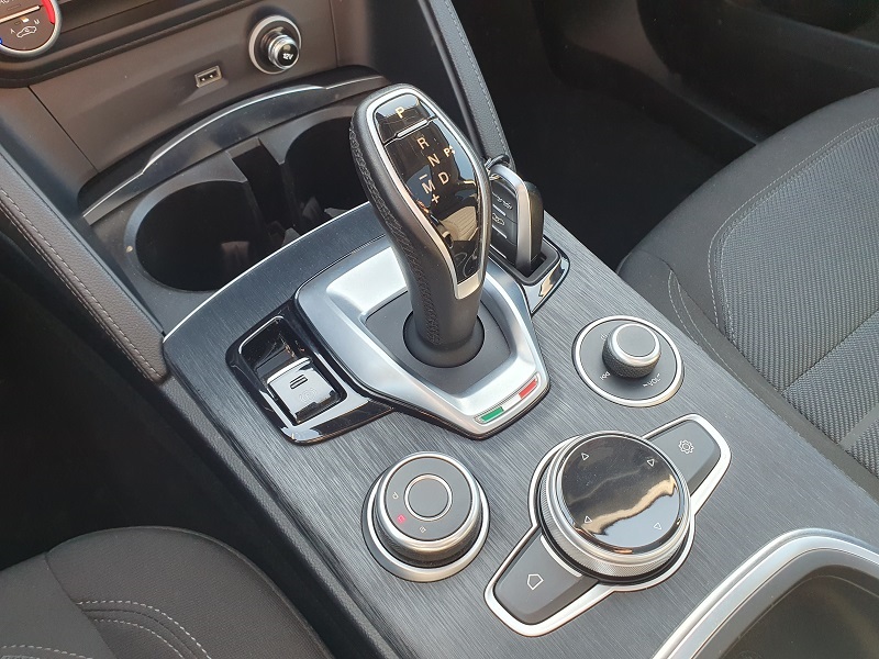 
								ALFA ROMEO Stelvio 2.2 TD 160CV AT8 RWD Business full									