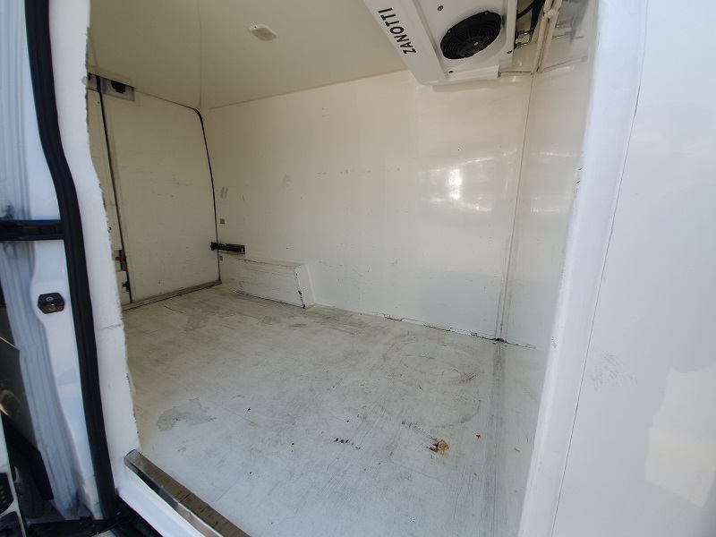 
								Renault Master T33 2.3 dCi 135CV L2H2 FNAX 0°C ICE full									