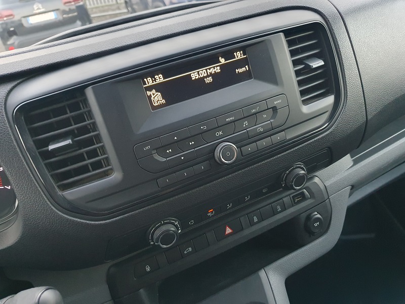 
								OPEL Vivaro D 1.5D 100CV L1H1 Cargo P. Lat. S Essentia full									