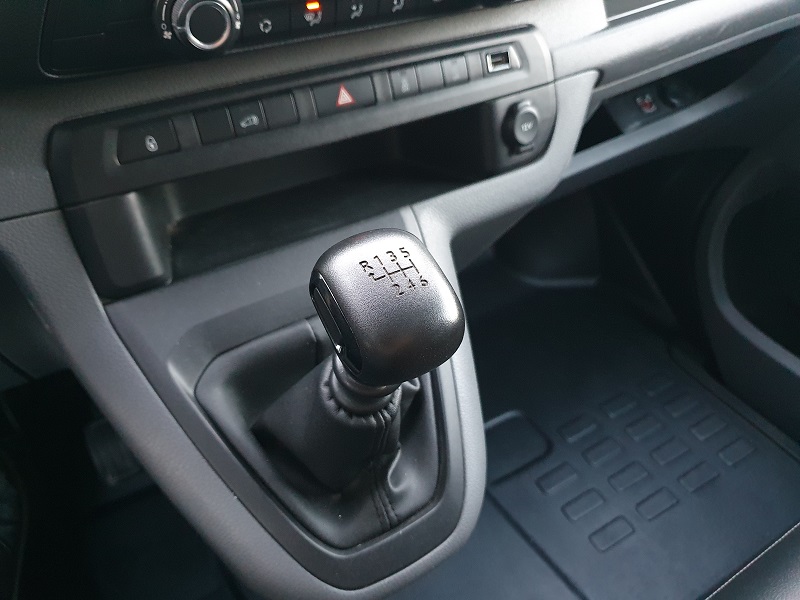 
								OPEL Vivaro D 1.5D 100CV L1H1 Cargo P. Lat. S Essentia full									