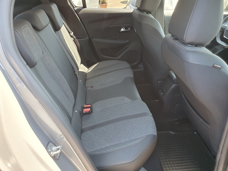 
								PEUGEOT NEW 208 1.2 PT Turbo 100CV S&S Allure full									