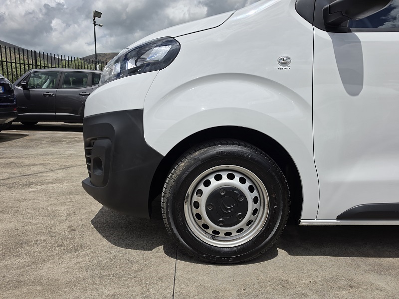 
								CITROËN Jumpy 1.5 BlueHDi 120CV L2H1 Cargo P. Lat. M Club full									