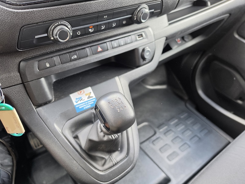
								CITROËN Jumpy 1.5 BlueHDi 120CV L2H1 Cargo P. Lat. M Club full									