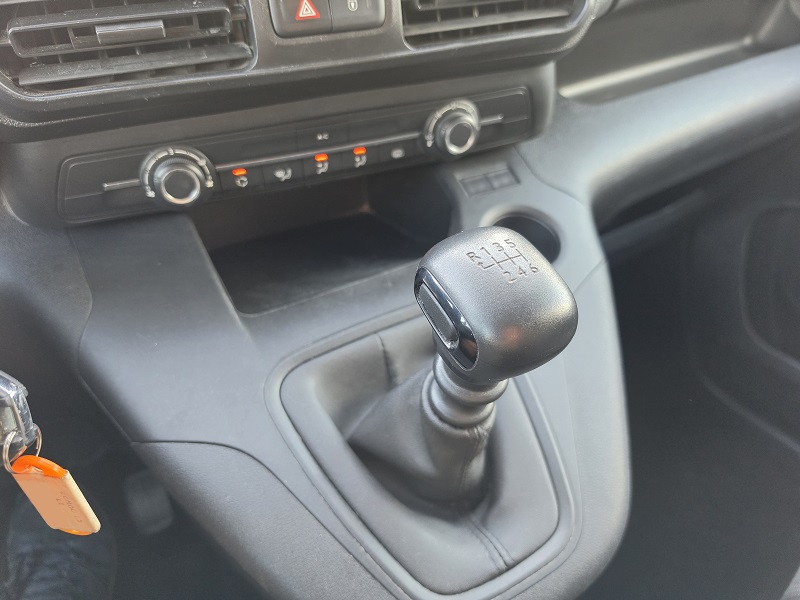 
								OPEL Combo E 1.5D 100CV L1 650Kg Cargo Edition full									