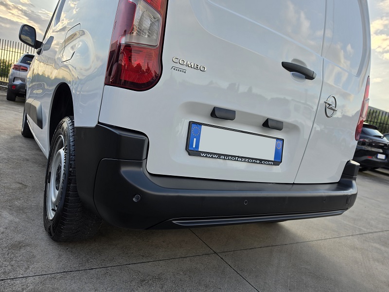 
								OPEL Combo E 1.5D 100CV L1 650Kg Cargo Edition full									