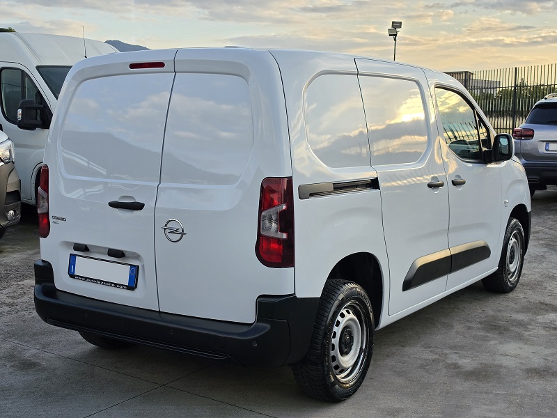 
								OPEL Combo E 1.5D 100CV L1 650Kg Cargo Edition full									