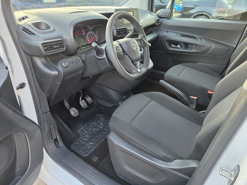 
								OPEL Combo E 1.5D 100CV L1 650Kg Cargo Edition full									