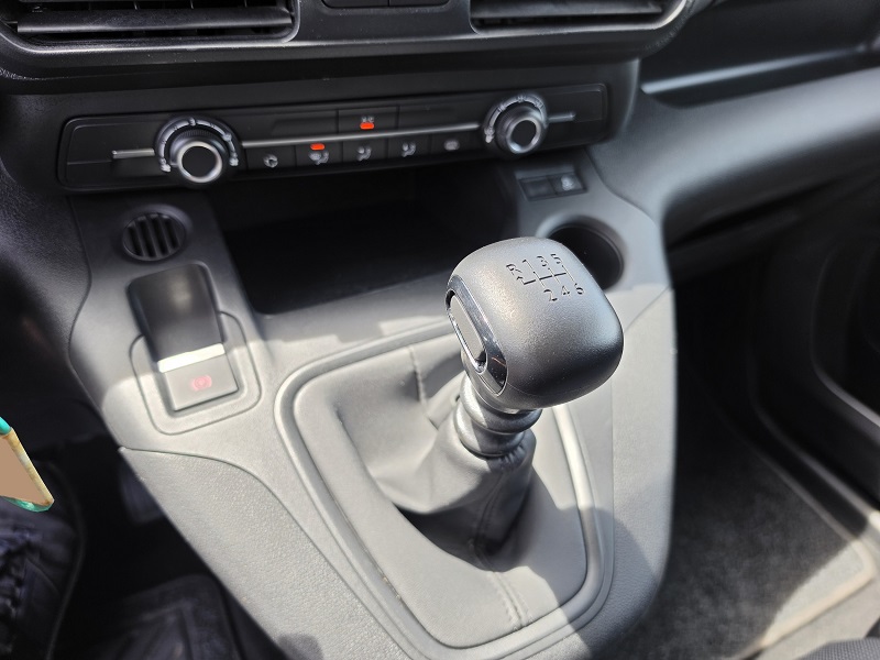 
								OPEL Combo E 1.5D 130CV L2 Cargo 950KG Edition full									