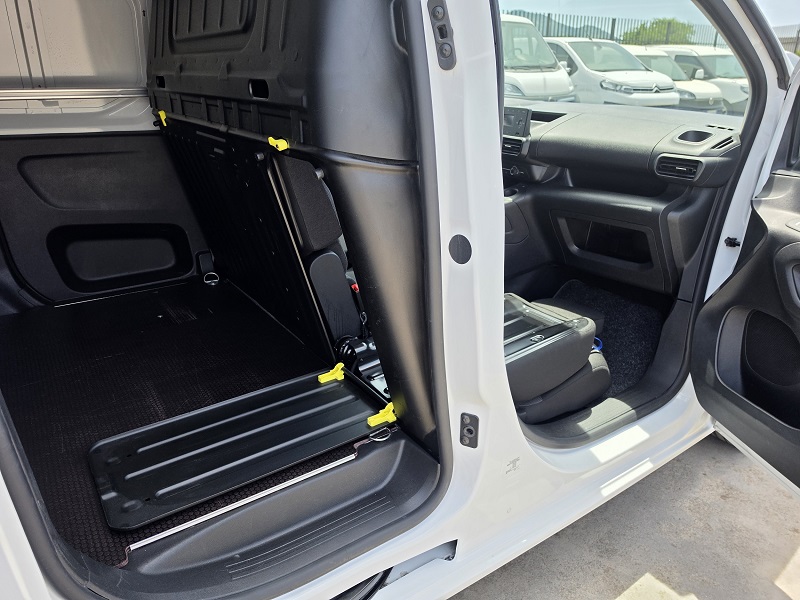 
								OPEL Combo E 1.5D 130CV L2 Cargo 950KG Edition full									