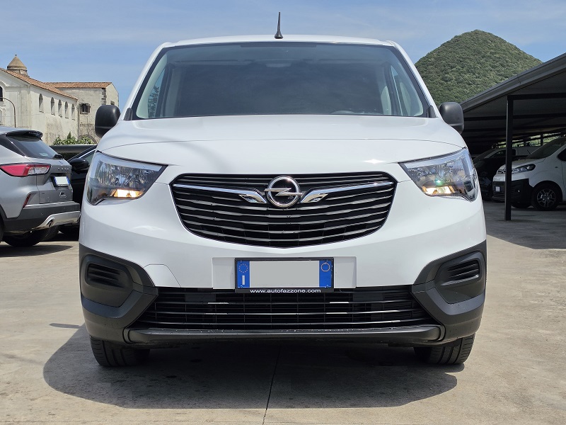 
								OPEL Combo E 1.5D 130CV L2 Cargo 950KG Edition full									