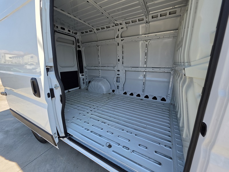 
								FIAT Professional Ducato 33Q 2.2 MJ-3 140CV L2H2 Cargo full									