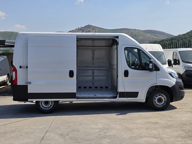 
								FIAT Professional Ducato 33Q 2.2 MJ-3 140CV L2H2 Cargo full									