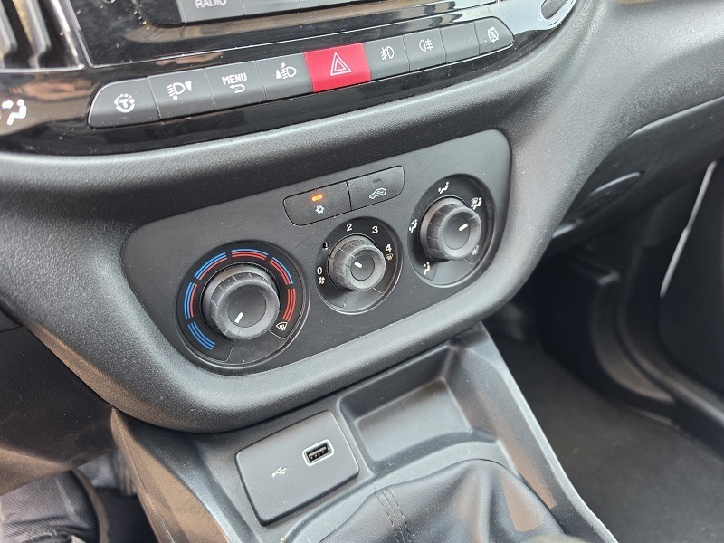 
								FIAT Doblò 1.6 MultiJet-2 105CV E6 Cargo CH1 Porta Laterale Lounge full									