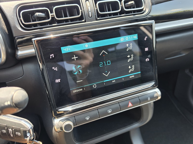 
								CITROËN C3 1.2 PureTech 83CV SHINE Pack full									
