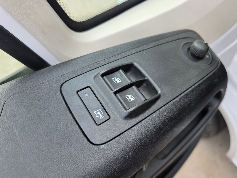 
								FIAT Ducato 33Q 2.2 MJ-3 120CV L3H2 FNAX 0° Porta Lat. full									