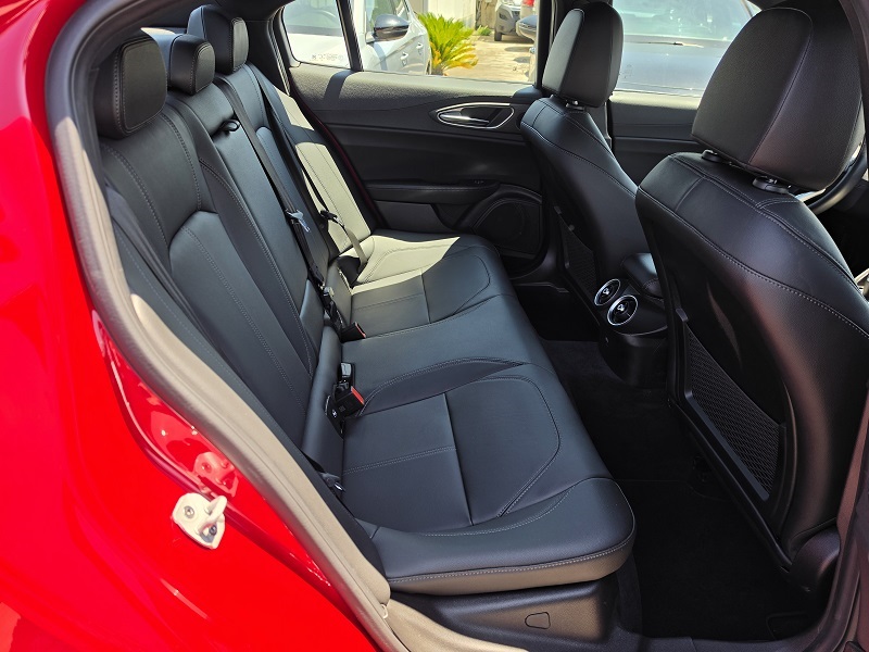 
								ALFA ROMEO Giulia 2.2TD 160CV AT8 Ti full									