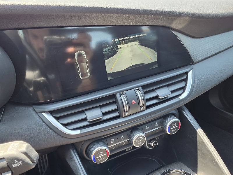
								ALFA ROMEO Giulia 2.2TD 160CV AT8 Ti full									