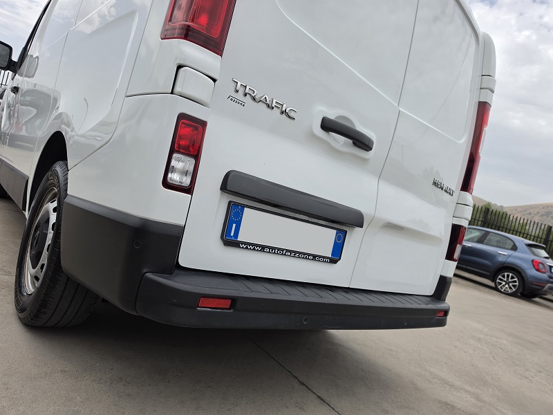 
								RENAULT Trafic 27 2.0 dCi 150CV L1H1 P. Lat. Advance full									