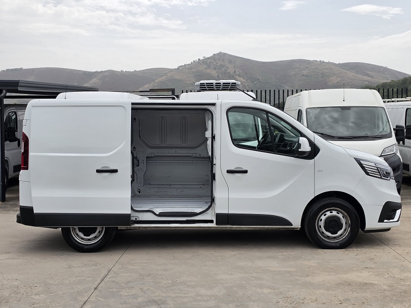 
								RENAULT Trafic 27 2.0 dCi 150CV L1H1 P. Lat. Advance full									