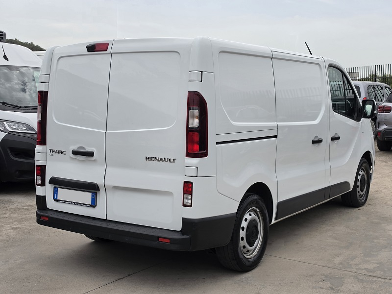 
								RENAULT Trafic 27 2.0 dCi 150CV L1H1 P. Lat. Advance full									