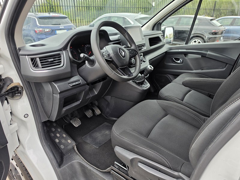 
								RENAULT Trafic 27 2.0 dCi 150CV L1H1 P. Lat. Advance full									