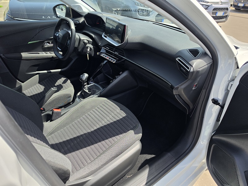 
								PEUGEOT NEW 208 1.2 PT Turbo 100CV Active full									