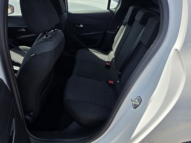 
								PEUGEOT NEW 208 1.2 PT Turbo 100CV Active full									