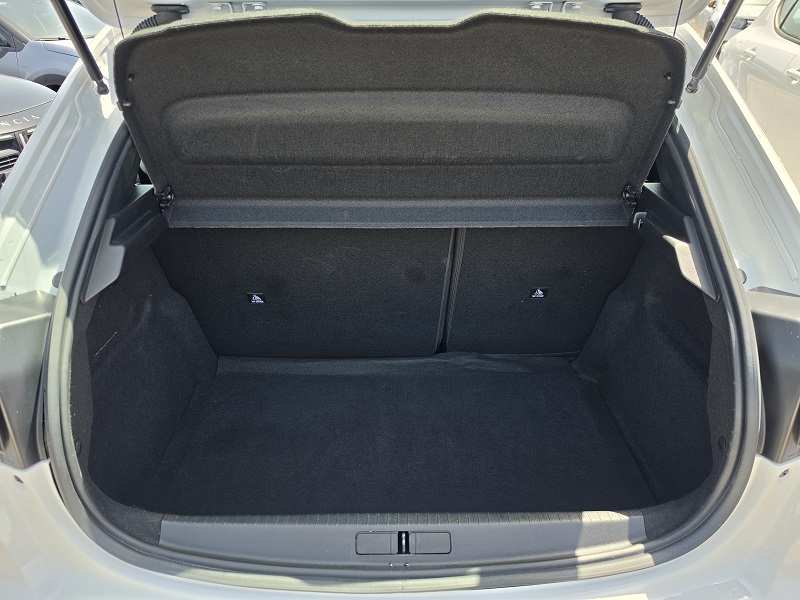 
								PEUGEOT NEW 208 1.2 PT Turbo 100CV Active full									