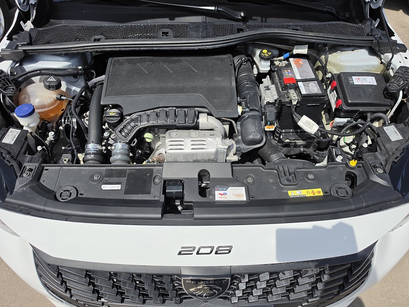 
								PEUGEOT NEW 208 1.2 PT Turbo 100CV Active full									