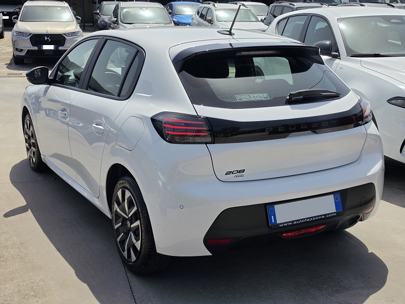 
								PEUGEOT NEW 208 1.2 PT Turbo 100CV Active full									