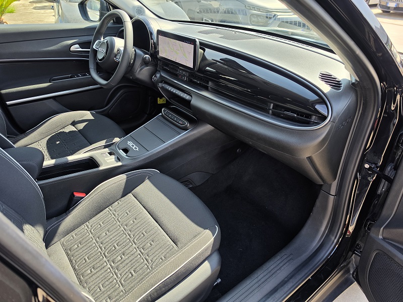 
								FIAT 600 1.2 Turbo Hybrid 145CV MHEV 48V Auto e-DCT full									