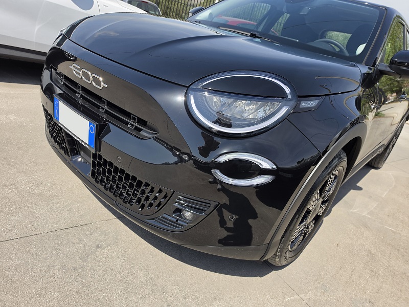 
								FIAT 600 1.2 Turbo Hybrid 145CV MHEV 48V Auto e-DCT full									