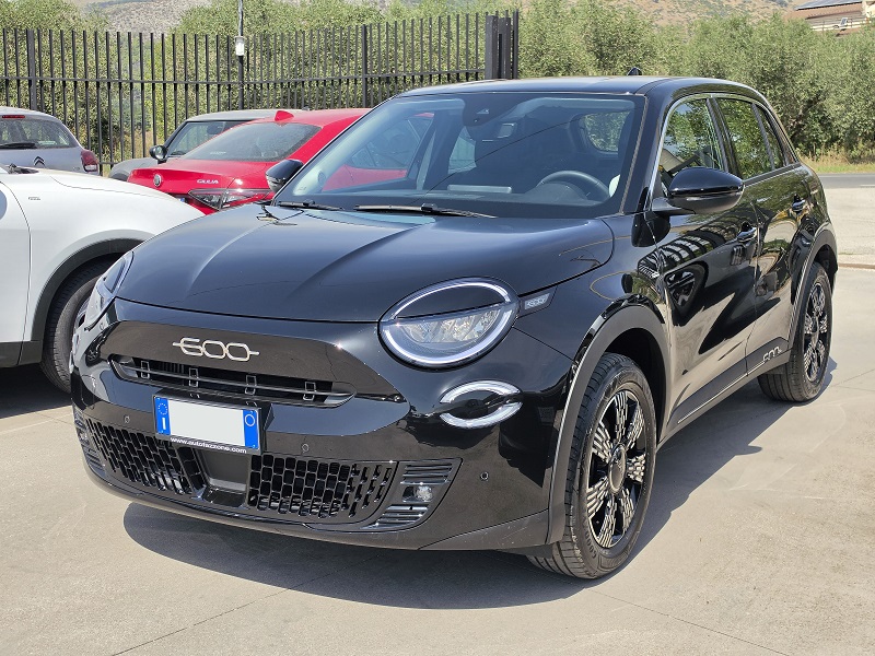 
								FIAT 600 1.2 Turbo Hybrid 145CV MHEV 48V Auto e-DCT full									
