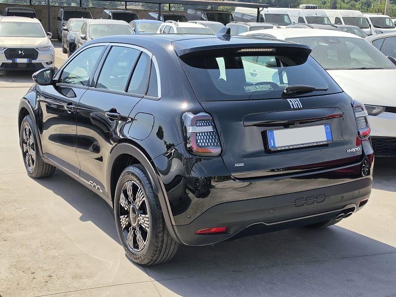 
								FIAT 600 1.2 Turbo Hybrid 145CV MHEV 48V Auto e-DCT full									