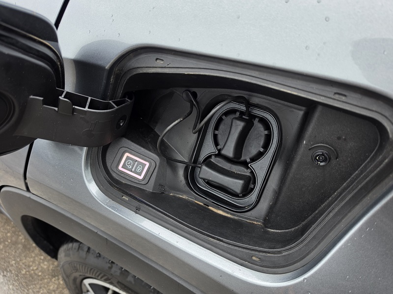 
								JEEP Avenger Full-Electric FWD 156CV Auto Altitude 54kWh full									