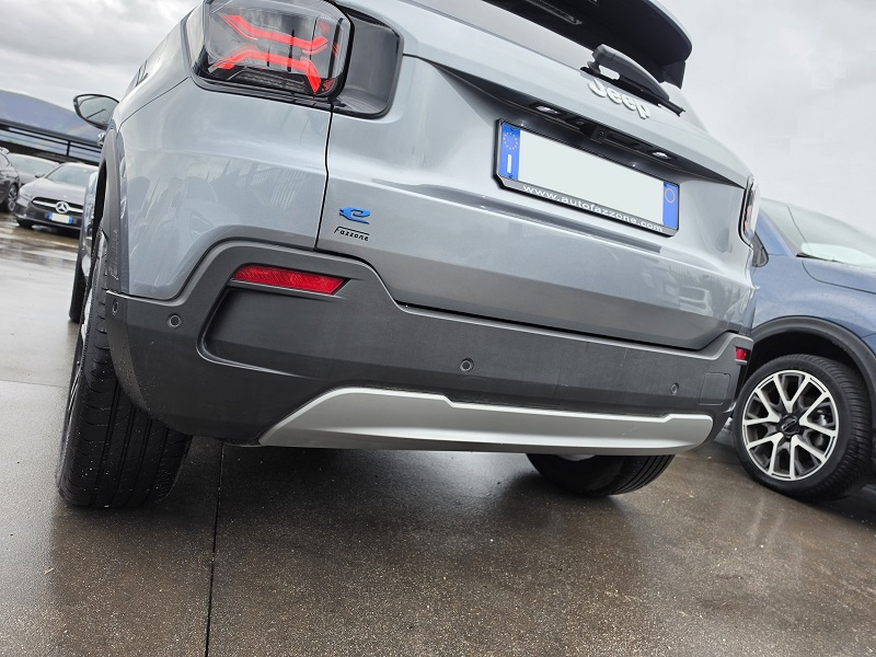 
								JEEP Avenger Full-Electric FWD 156CV Auto Altitude 54kWh full									